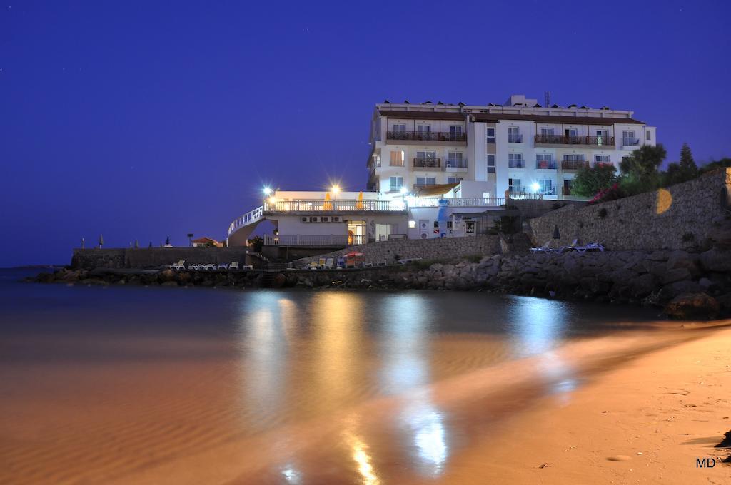 Manolya Hotel Kyrenia  Exteriör bild